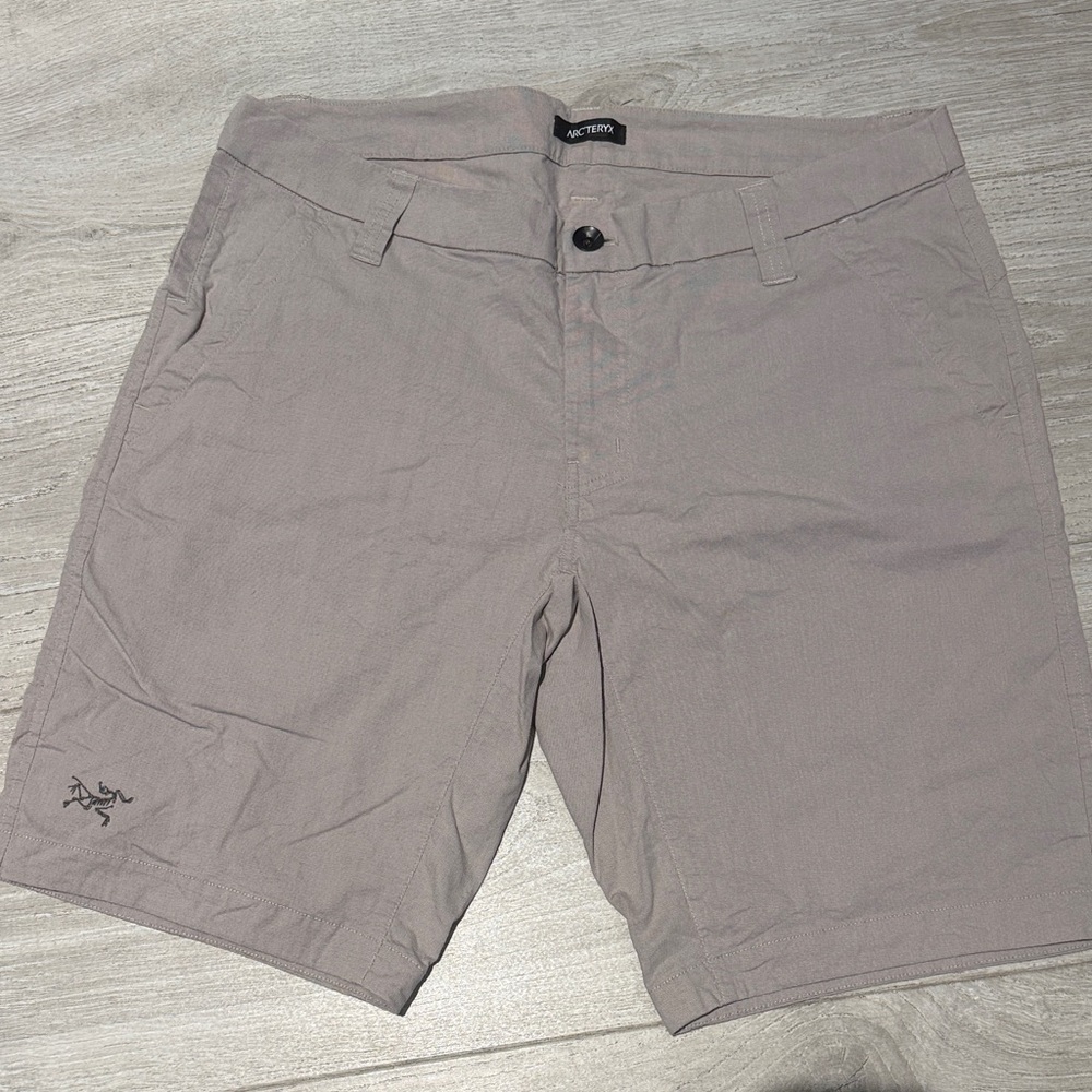 Arc'teryx Men's Tan Flat Front Shorts